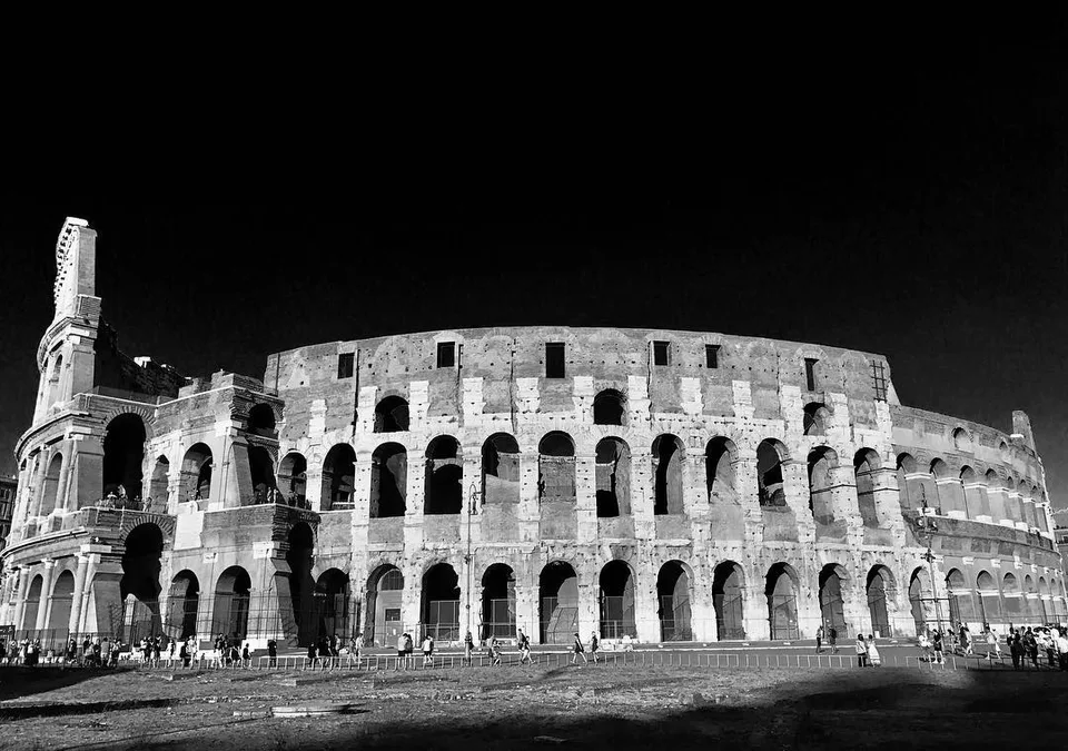 A grand state of mind #seriescontrastingdrama #romancingrome #colosseum #rome…, 1 of 1