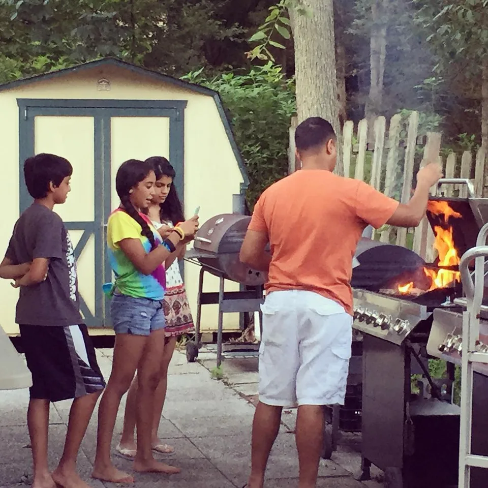 #snapchatting those burgers! @sia.limaye @ahaan.limaye @samdavy98, 1 of 1