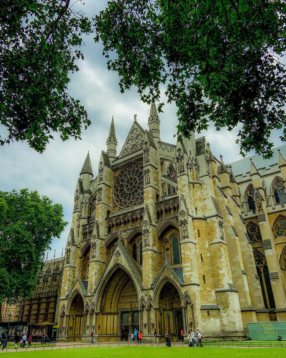 Yet another gothic beauty..., 1 of 1
