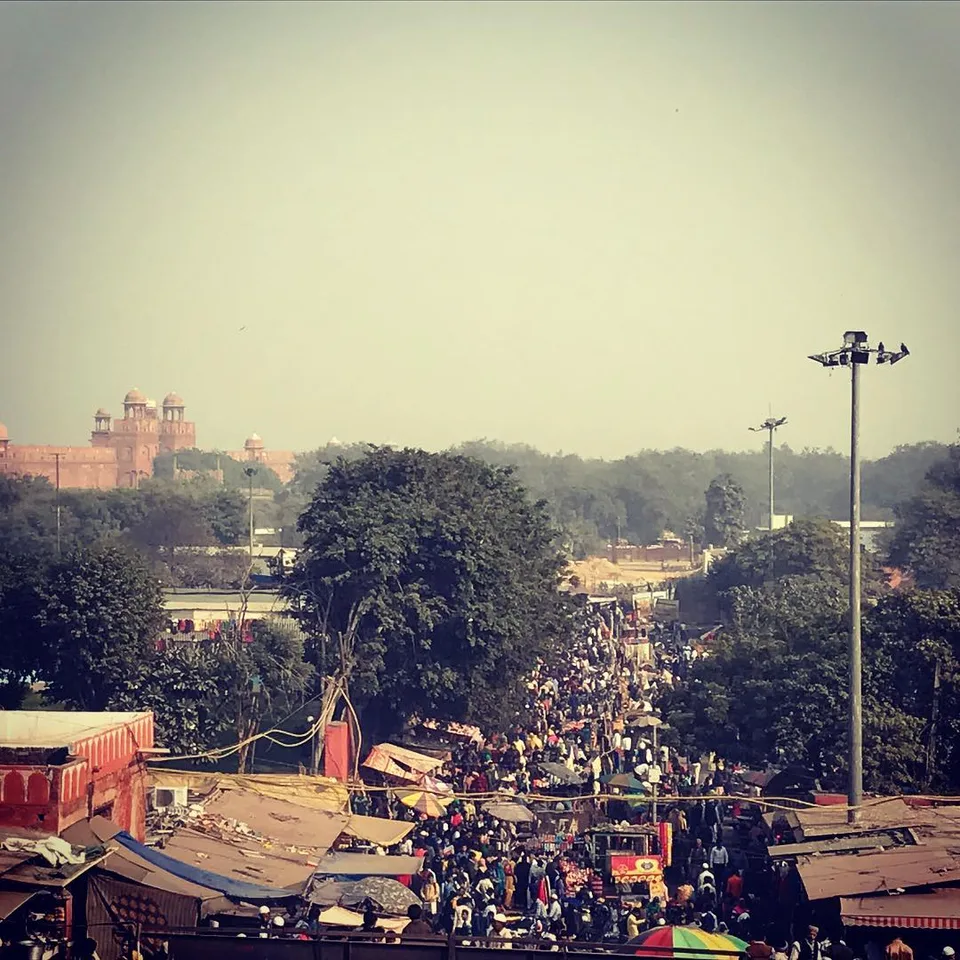 The walk from #redfort to #jamamasjid through those alleys of #chorbazaar and…, 1 of 1