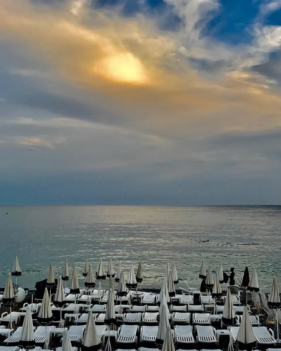 Peekaboo from the sun... #nightcapinnice #nice #frenchriviera #france #calmsea…, 1 of 1