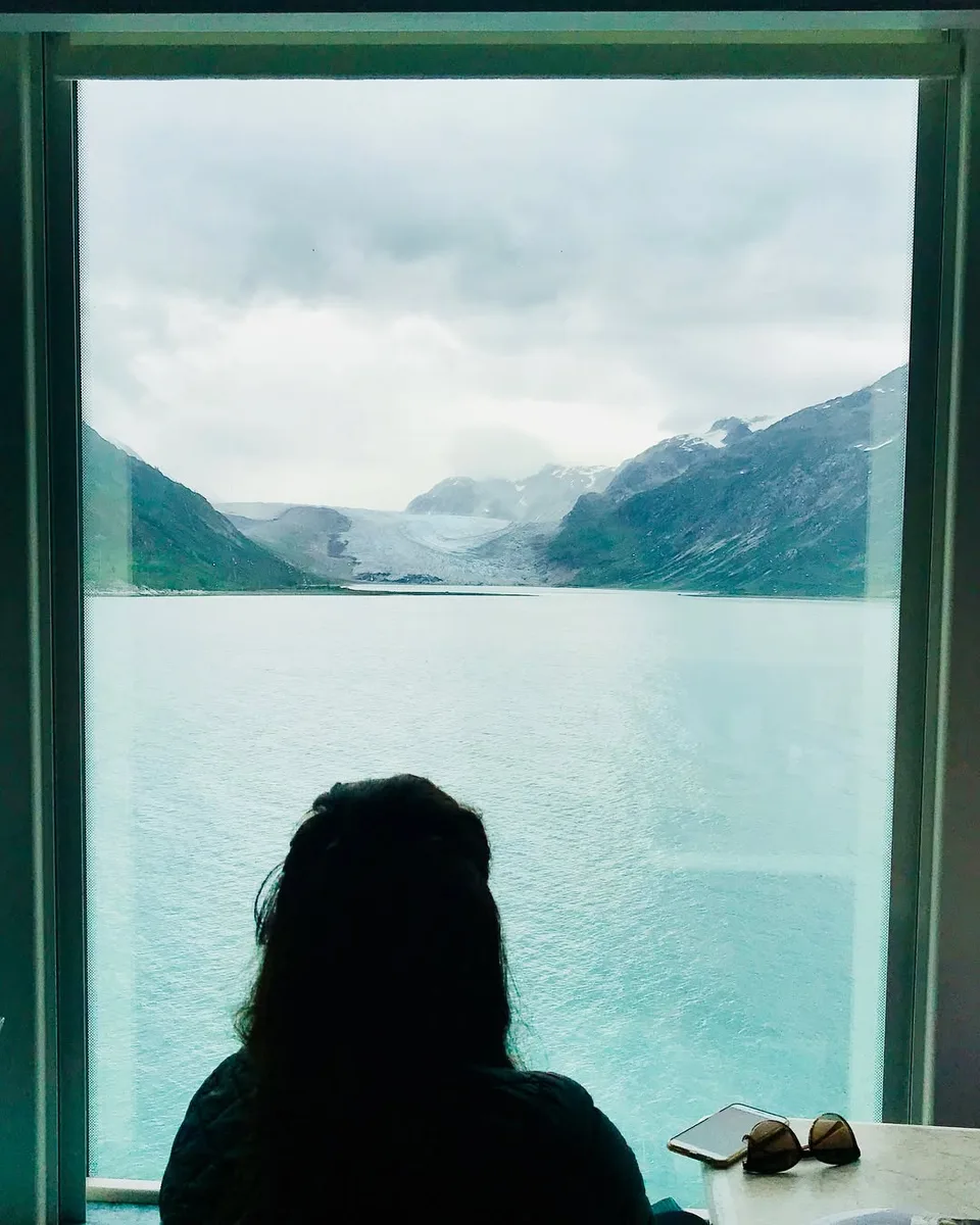 Share or go solo... an experience is one that you immerse yourself in., 5 of 6