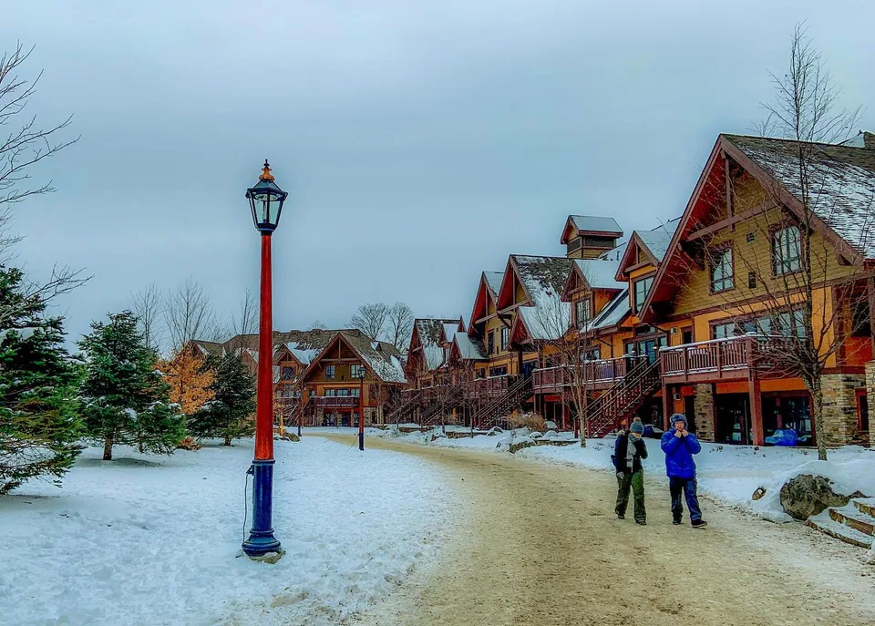 Of lampposts and snow capped roofs., 1 of 1