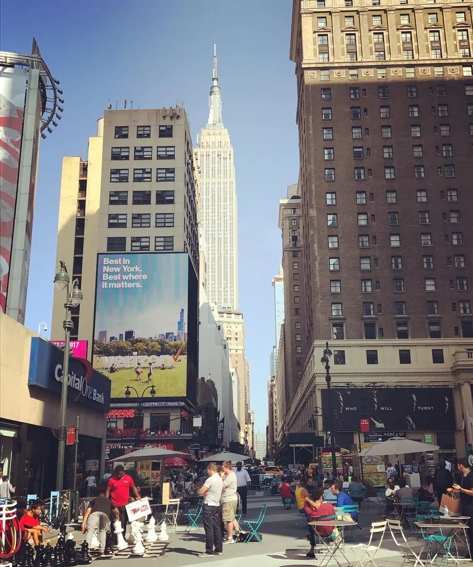 Summer lounging with the towering beauty! #empirestatebuilding…, 1 of 1