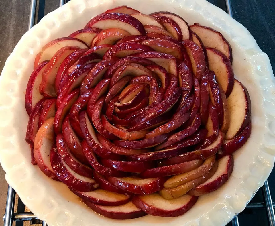 Roses are red, apples tart & sweet, It’s Thanksgiving, time to gather and eat., 2 of 4