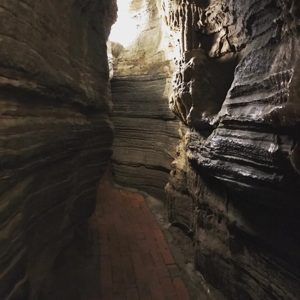 Winding ways through discoveries... #howecaverns #caves #morethansixfeetunder…, 2 of 6