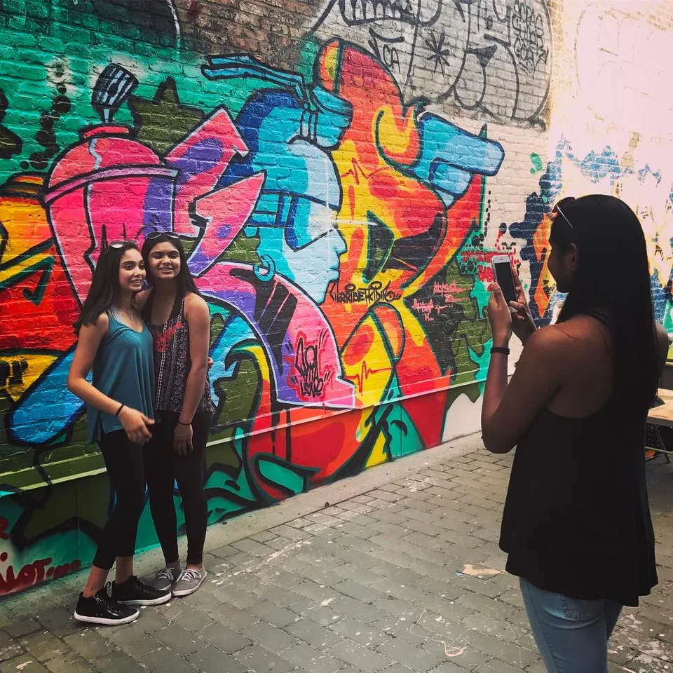 When they found an #artwall! 😂#springbreak #friends #citytrip #newyorkcity…, 1 of 1
