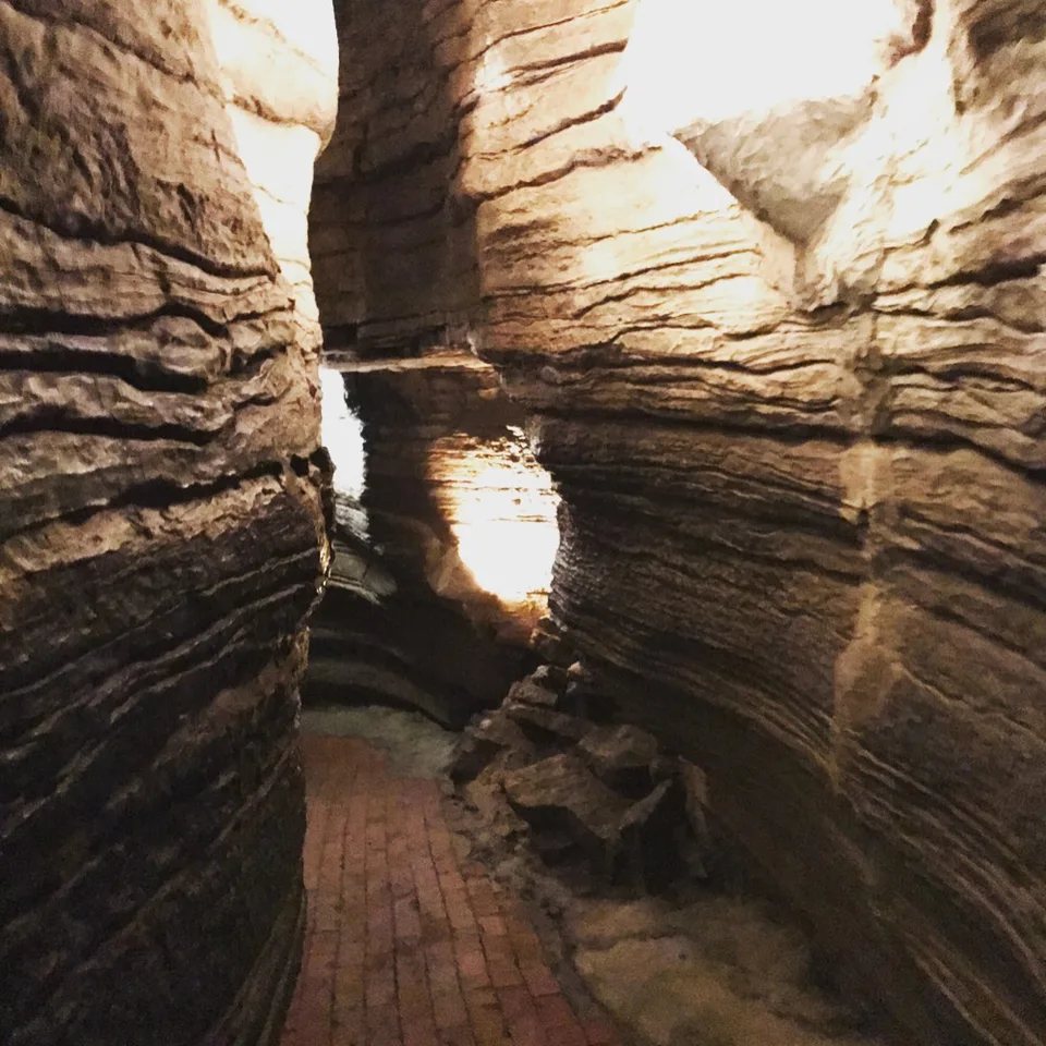 Winding ways through discoveries... #howecaverns #caves #morethansixfeetunder…, 3 of 6