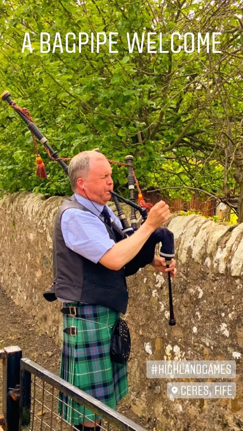 A BAGPIPE WELCOME