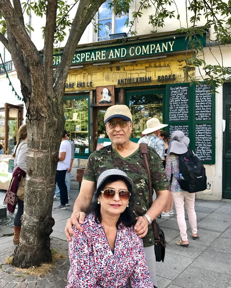 The #tourists, 1 of 1