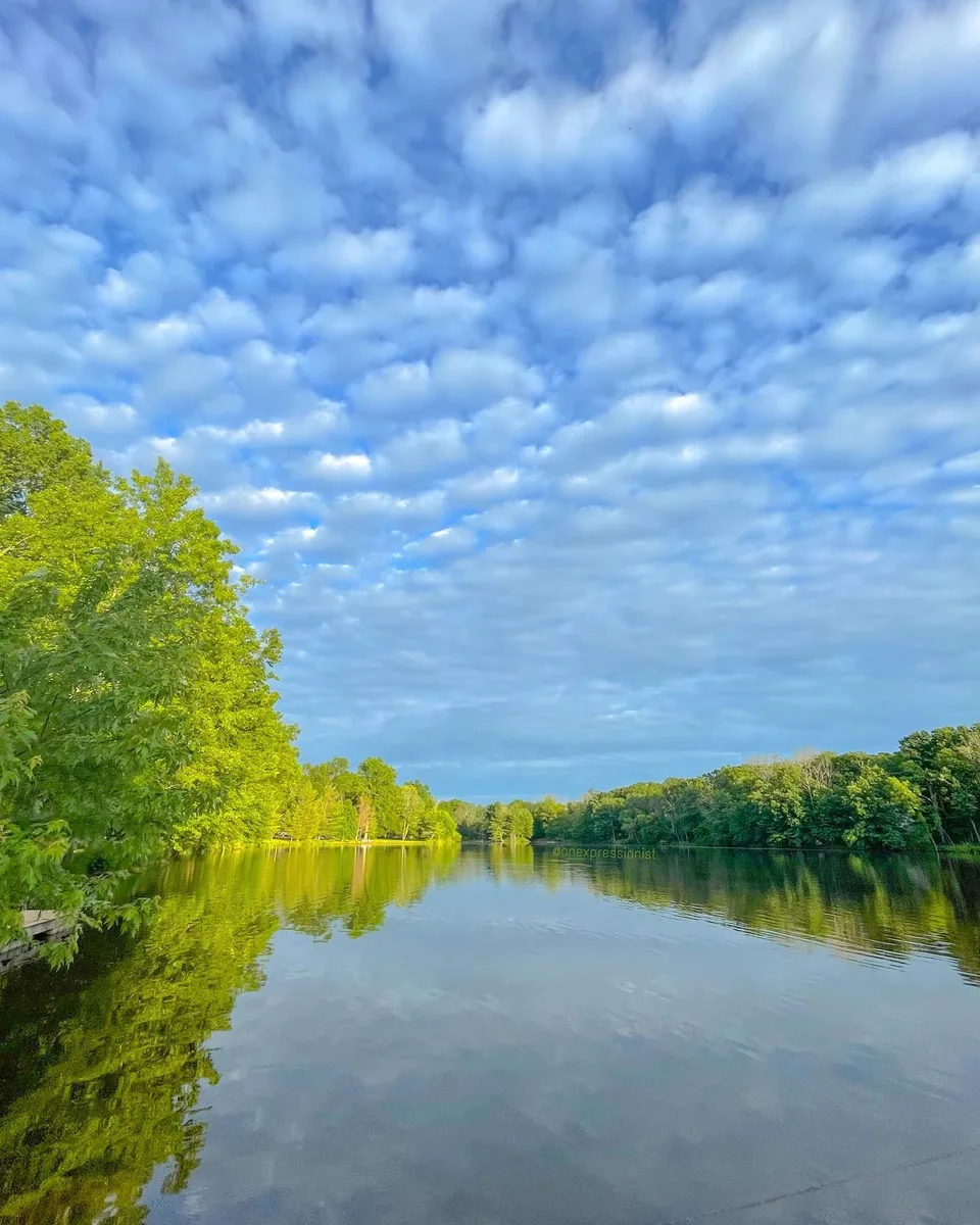 The calm of the traveling skies, 1 of 1