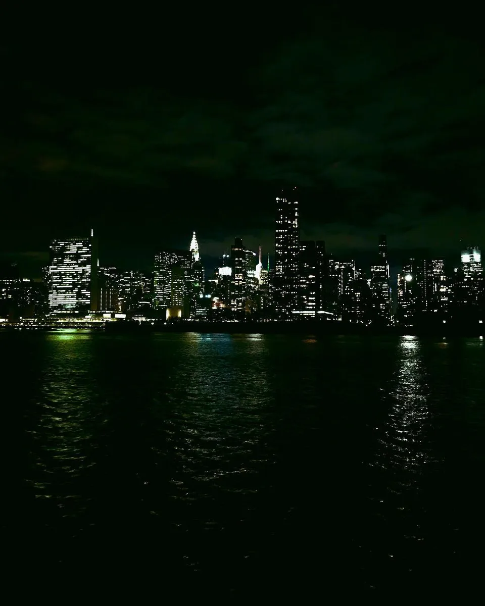 Amazon-ers... your new view awaits., 1 of 1