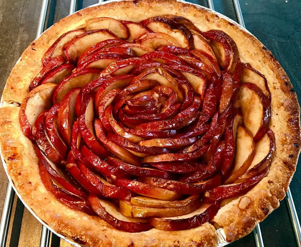 Roses are red, apples tart & sweet, It’s Thanksgiving, time to gather and eat., 1 of 4